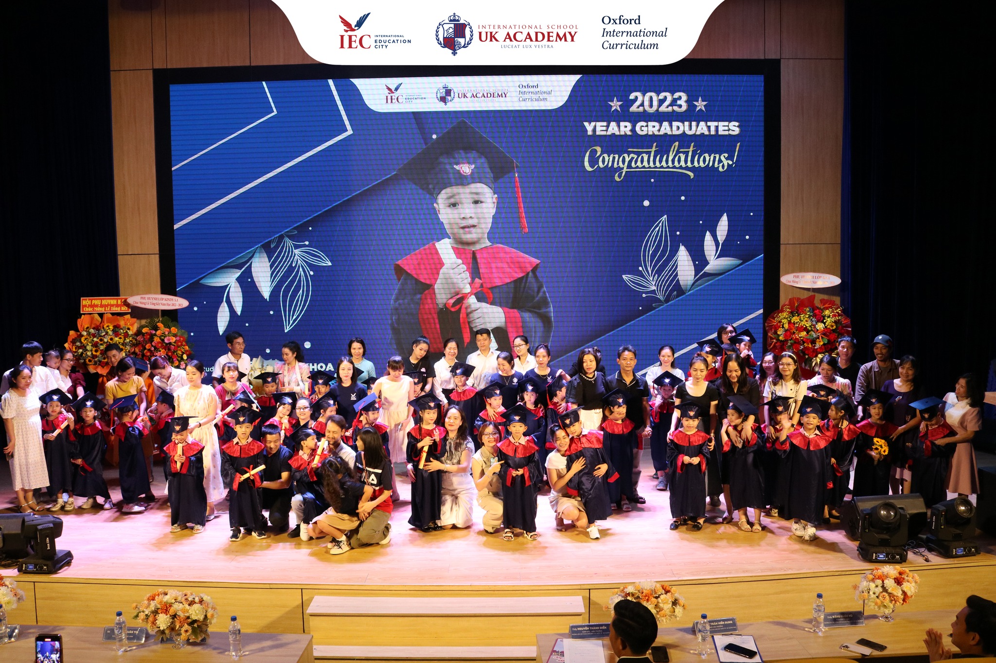 ĐẦY ẮP YÊU THƯƠNG TRONG LỄ TỔNG KẾT KHỐI MẦM NON NĂM HỌC 2022 – 2023